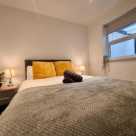 Franks Apt 1 - Outdoor Courtyard - Sleeps 6 Blackpool Buitenkant foto